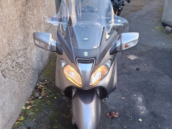Suzuki Burgman Executive 650 - Main image