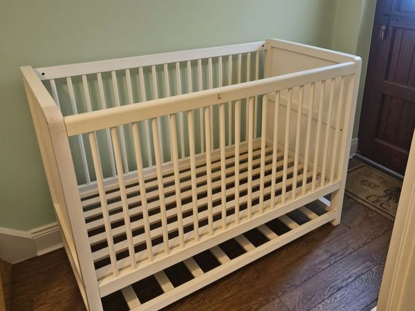 Large White Wooden Baby Cot – Great Condition - Main image