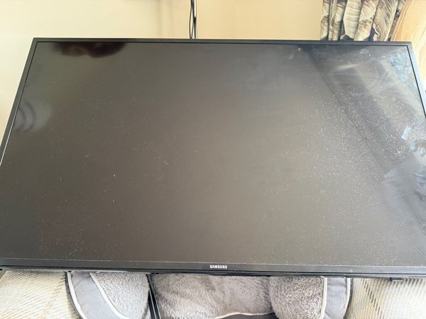 42” Samsung Smart TV - Main image