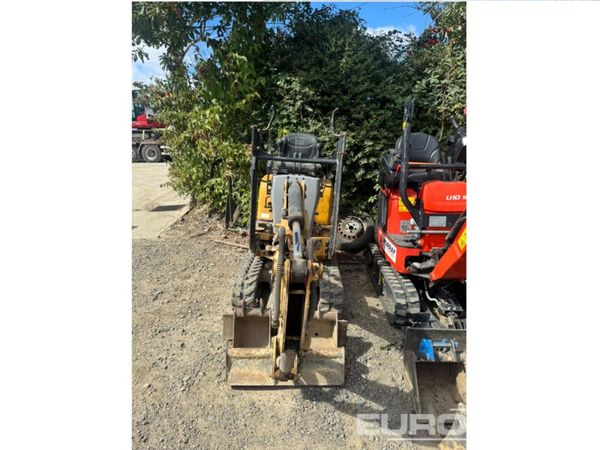 2015 CAT 300.9D - Main image