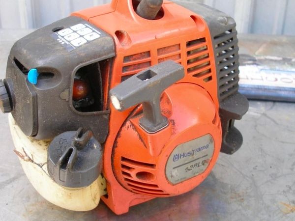 Husquvarna L128 Strimmers - Main image