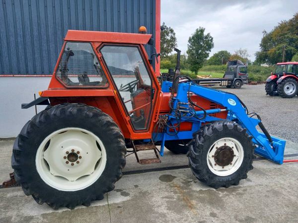 Fiat 880 with Tanco loader ,bale spike - Main image