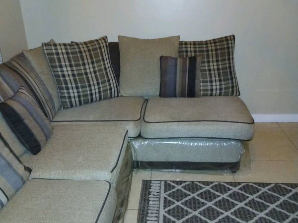 Corner settee - Main image