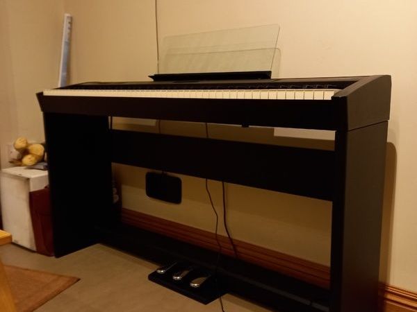 Roland electric  piano fp60 model in Black. - Main image