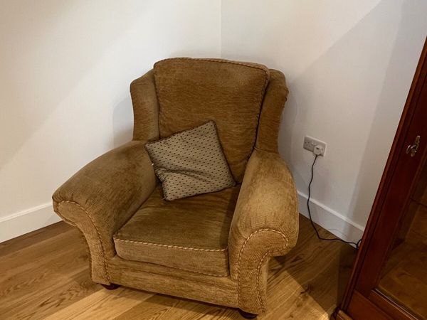 Three piece suite - Main image