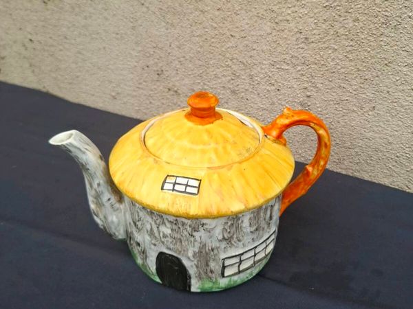 House tea pot postage possible - Main image