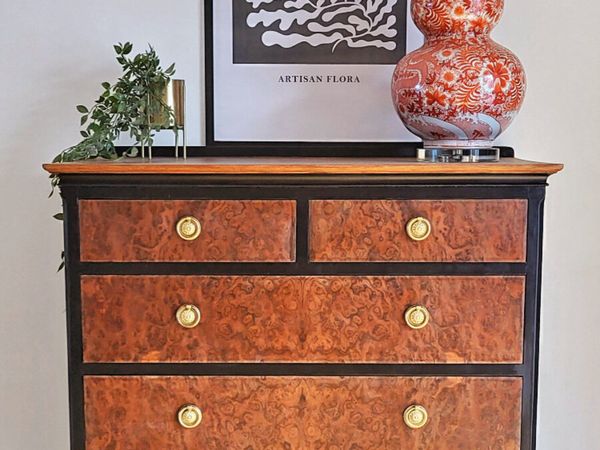 Walnut burr chest of drawers - Main image