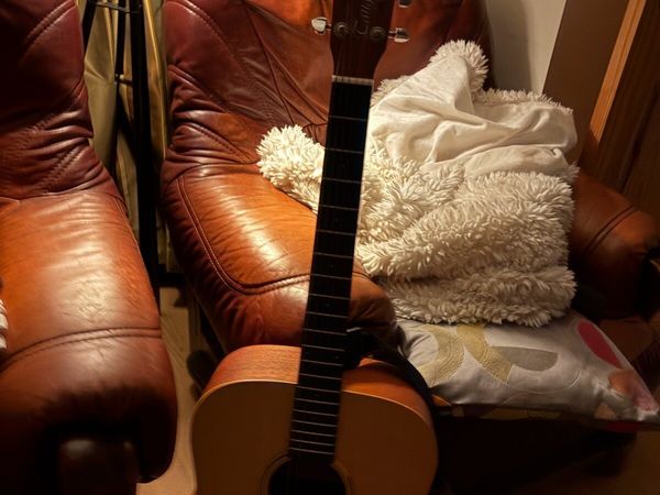 Acoustic Guitar - Main image