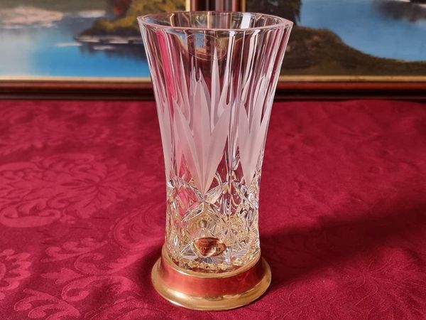 Killarney Crystal Ireland 8" Octagonal Flared Vase - Main image