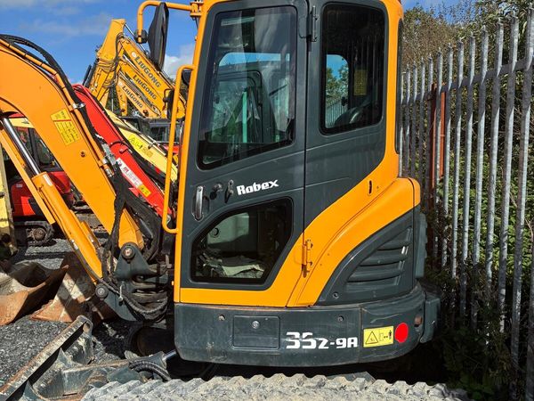 Hyundai Mini Excavator – 2021 - Main image