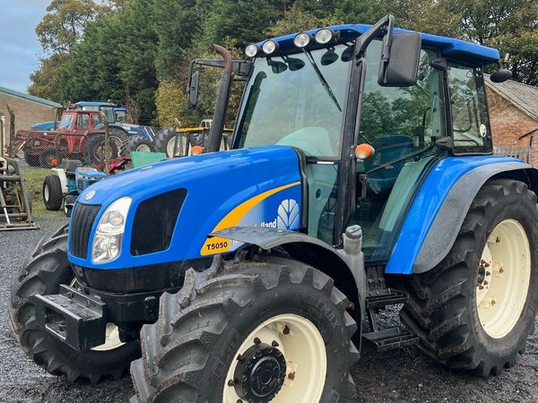 New Holland T5050 - Main image