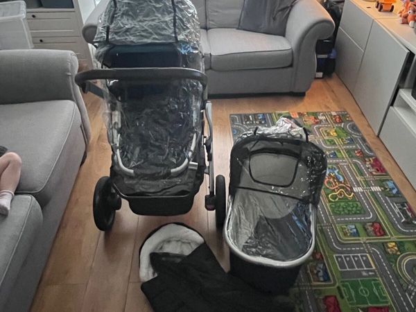 Uppababy Vista V2 Travel System & Accessories - Main image