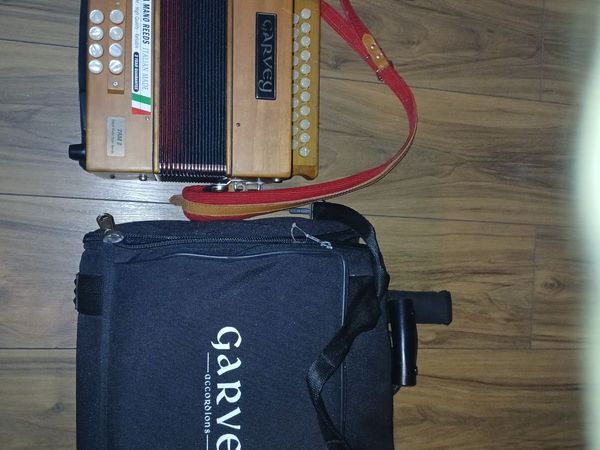 Garvey Tam 2 accordion - Main image