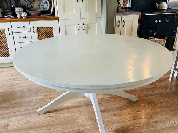 Neptune table - Main image