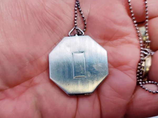 HUGE OCTAGONAL BELCHER, 925 Silver 1930's Locket ! - Main image