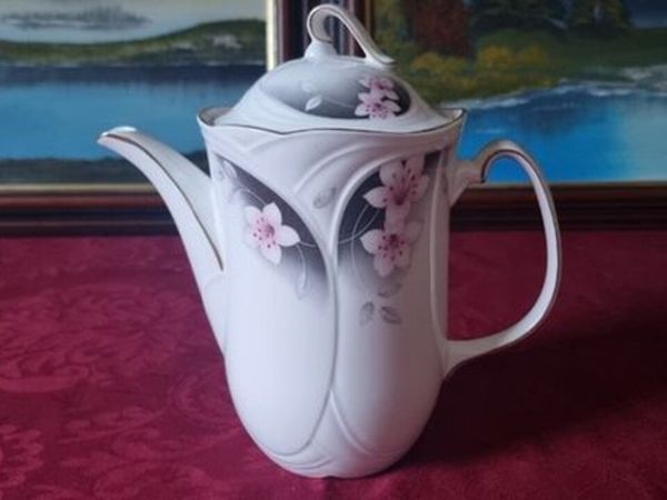 Royal Albert Horizons StarFlower CoffeePot/Pitcher - Main image