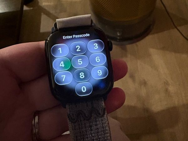 Apple Watch 11 46 Cellular - Main image