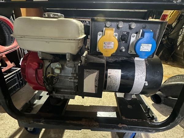 Honda Generator 110v /230v - Main image