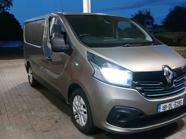 181 Renault traffic SL27 sport nav dci - Main image
