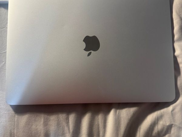 2020 MacBook Air m1 faulty screen - Main image