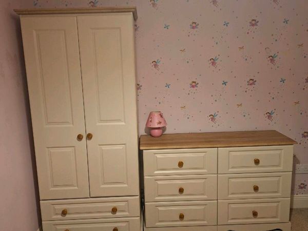 Wardrobe & chest of drawers - Main image