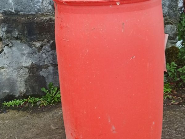 Plastic barrels - Main image