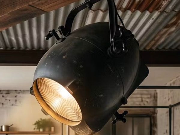 Large old studio light - Main image