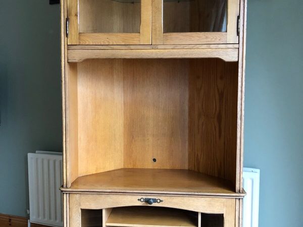 Oak Corner tv unit ..excellent cond - Main image