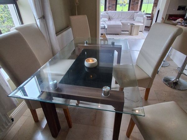 Dining table - Main image