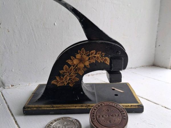 Antique Cast Iron Desktop Paper Embosser Press - Main image