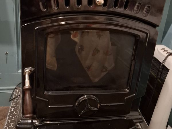 Stanley Tara Oil Stove - With Back Boiler - Main image