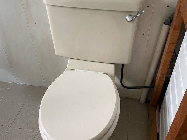 Toilet and sink - Main image