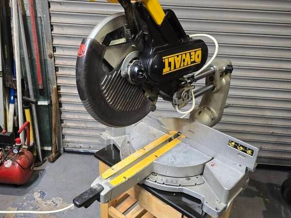 De Walt Saw - Main image