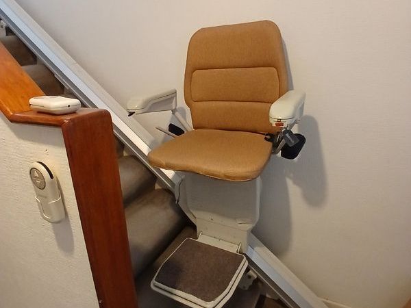 Stair lift Stannah 420 - Main image