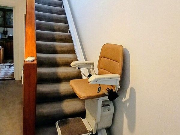 Stair lift Stannah 420 - Main image