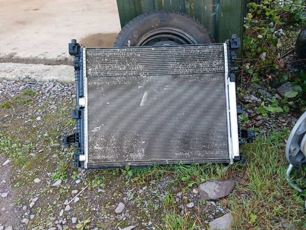 Renault traffic radiator - Main image