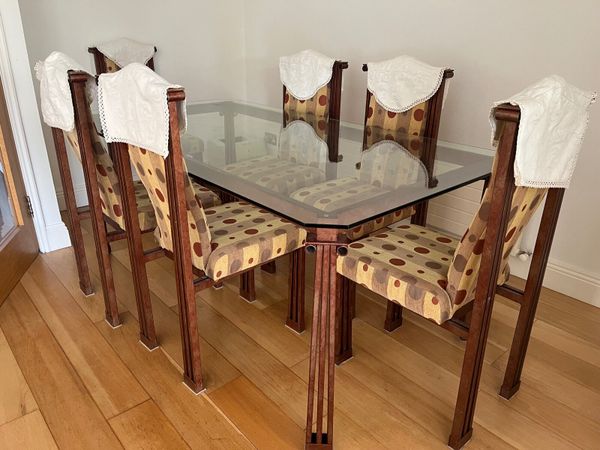 Dining table and chairs - Main image