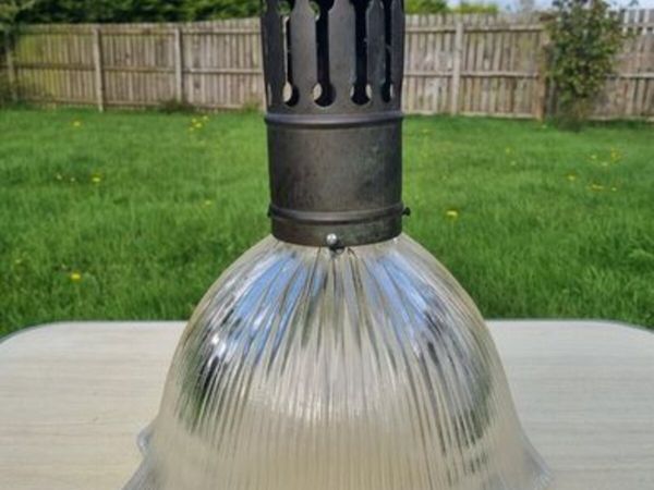 Original hanging ceiling lamp with a ribbed shade - Main image
