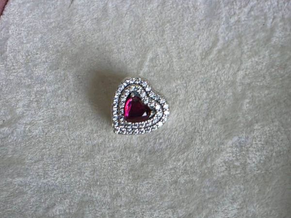 Pandora sparkling levelled heart charm - Main image