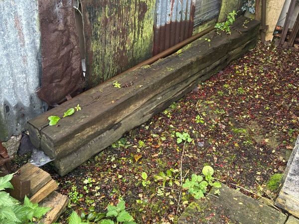 2 railroad sleepers - Main image