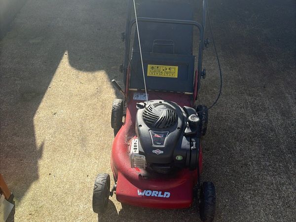 Briggs and Stratton 450E lawnmower - Main image