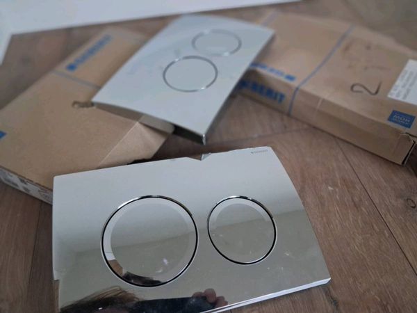 Flush plate for toilet - Main image