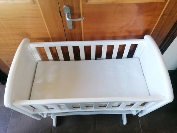 Baby Rocking Crib - Main image