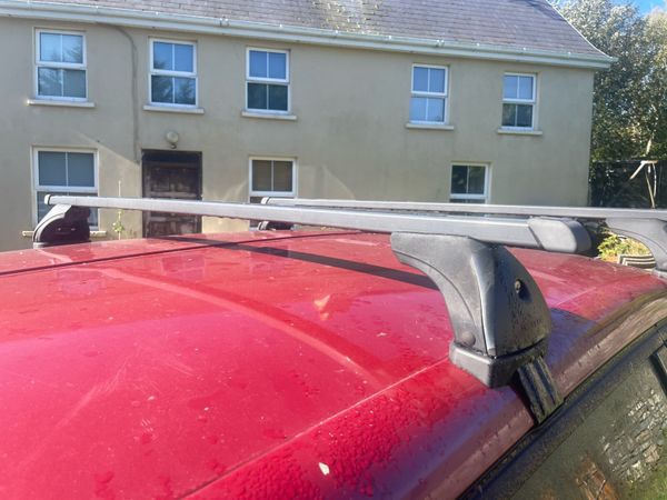 Nordrive Quardra L Roof Bars - Lockable - Main image