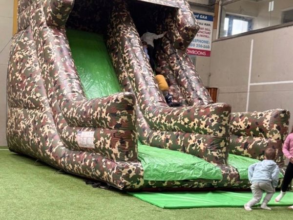 Bouncy castle - Main image