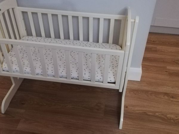 Swinging crib - Main image