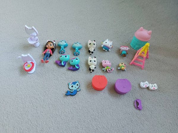 Gabbys dollhouse figurines and accesories - Main image