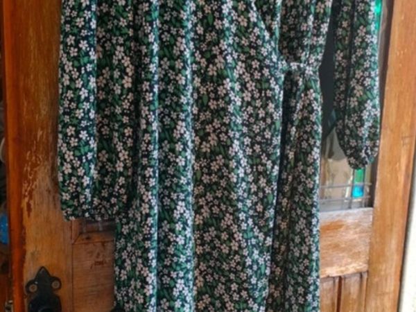 Noisy May NIKA wrap dress features a vibrant green - Main image