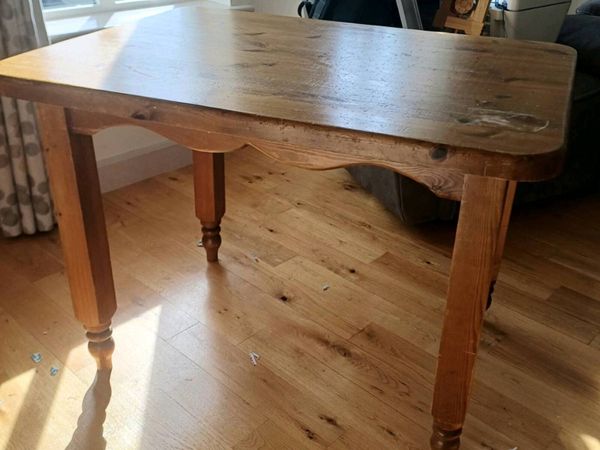 Small wooden table - Main image