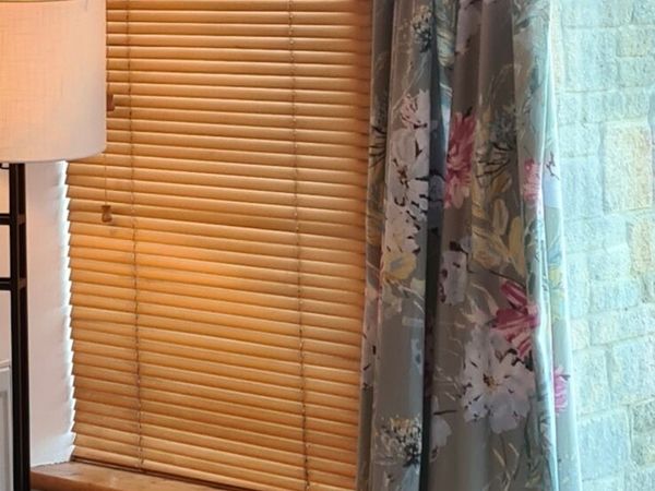 Curtains and matching cushion covers - Main image